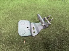 Петля двери багажника Toyota Highlander 2013-2019 688100E160 U50, правая