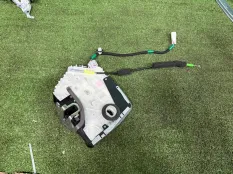 Замок боковой двери Lexus NX 2021-2026 6903078140, передний правый