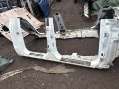 Порог правый Ford Ranger III (2011-2023) 2013 AB392627846CA ПИКАП 2.2 D GBVAJQJ