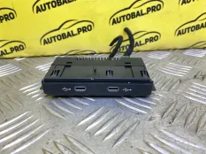 Разъем AUX / USB Volkswagen TIGUAN II (2016-2025) 2023 5NA035700 ВНЕДОРОЖНИК 1.5 I DXDB