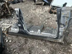 Порог правый Toyota Land Cruiser 200 (2008-2021) 2008 ВНЕДОРОЖНИК 4.5 D 1VDFTV