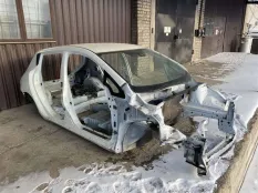 Кузов Nissan Leaf I (2010-2017) 2016 EM57 ELECTRO MOTOR