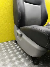 Салон (комплект сидений) Toyota Tundra II (2006-2022) 2013