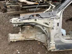Лонжерон левый Land Rover Discovery V (2016-н.в.) 2018 LR101448 3.0 D 30DDTX