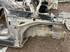 Лонжерон правый Land Rover Discovery V (2016-н.в.) 2018 LR111049 3.0 D 30DDTX
