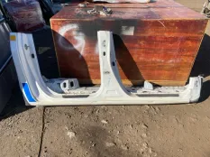 Порог правый Toyota Hilux (2015-2021) 2022 61303KK010 ПИКАП 2.4 D 2GDFTV