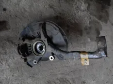 Кулак поворотный правый Toyota Hilux (2015-2021) 2019 2.4 D 2GDFTV