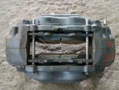 Суппорт передний правый Toyota Tundra II (2006-2022) 2015 477300C030 ПИКАП 5.7 I 3URFBE