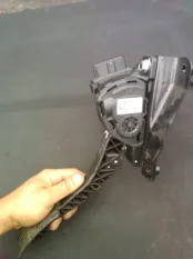 Педаль газа Mitsubishi L200 (2015-2022) 2016 2.4 D 4N15