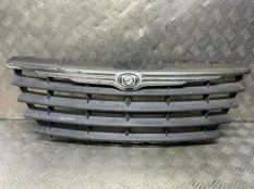 Решетка радиатора Chrysler Voyager IV (2000-2007) 2004 2.5 D