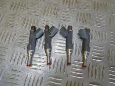 Форсунка Toyota Prius XW50 (2015 - 2023) 2019 2325037080 1.8 I