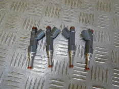 Форсунка Toyota Prius XW50 (2015 - 2023) 2019 2325037080 1.8 I