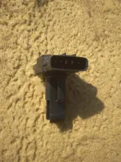 Расходомер воздуха Toyota Hilux (2005-2015) 2007 2.7 I 2TRFE