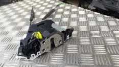 Замок двери передней левой Toyota Prius XW50 (2015 - 2023) 2019 1.8 I