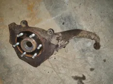 Кулак поворотный правый Nissan Navara (D40) 2004-2015 2007 40014EB000 2.5 D YD25DDTI