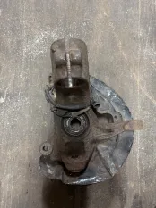Кулак поворотный правый Land Rover Freelander II (2006-2014) 2013 2.2 D 224DT