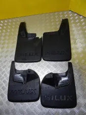Брызговик задний левый Toyota Hilux (2015-2021) 2020 2.4 D 2GDFTV