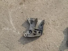 Кронштейн двигателя Land Rover Range Rover Evoque I (2011-2018) 2016 LR071977 2.0 D 204DTD