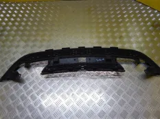 Решетка в бампер центральная Land Rover Range Rover Evoque I (2011-2018) 2016 2.0 D 204DTD
