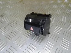 Кнопка аварийной сигнализации Toyota Hilux (2015-2021) 2019 2.4 D 2GDFTV