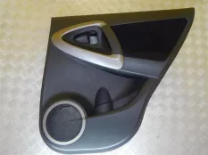 Обшивка двери задняя правая Toyota Rav 4 (XA30) (2005-2014) 2006 6763042320B1 2.0 I 1AZFE
