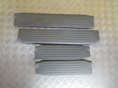 Накладка на порог внутренняя (комплект) Toyota Hilux (2005-2015) 2011 2.5 D 2KDFTV