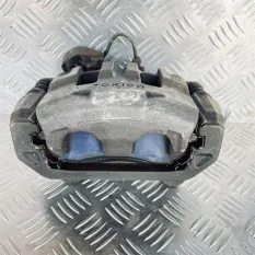 Суппорт передний левый Mitsubishi L200 (1996-2006) 2005 MR977362 2.5 D 4D56