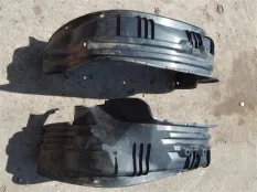 Защита арок задняя правая (подкрылок) Toyota Hilux (2015-2021) 2020 2.4 D 2GDFTV