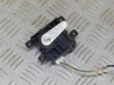 Моторчик заслонки печки Toyota Hilux (2015-2021) 2016 AE0638002241 2.4 D 2GDFTV