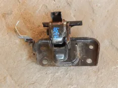 Подушка крепления двигателя Toyota Rav 4 (CA40) (2012-2019) 2014 1237226050 2.0 D 1ADFTV