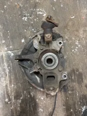 Кулак поворотный правый Mitsubishi L200 (2006-2015) 2010 2.5 D 4D56T