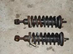 Амортизатор передний правый Nissan Pathfinder (R51M) 2004-2013 2006 56100EB31D ВНЕДОРОЖНИК 2.5 D YD25DDTI