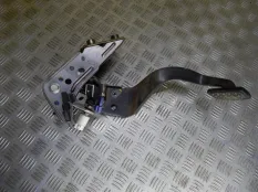 Педаль тормоза Toyota Hilux (2005-2015) 2011 3.0