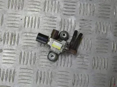 Клапан вакуумный Toyota Hilux (2005-2015) 2011 2581930100 3.0