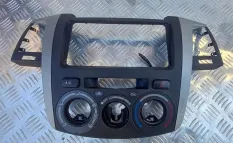 Рамка под магнитолу Toyota Hilux (2005-2015) 2006 554510K040 2.5 D 2KDFTV