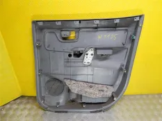 Обшивка двери задняя левая Toyota Hilux (2005-2015) 2006 2.5 D 2KDFTV