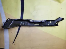 Планка под капот Toyota Tundra II (2006-2022) 2010