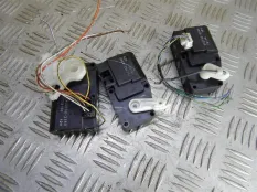 Моторчик заслонки печки Mitsubishi L200 (2006-2015) 2008 2.5 D 4D56