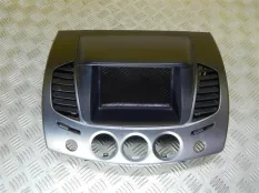 Рамка под магнитолу Mitsubishi L200 (2006-2015) 2007 2.5 D 4D56HP