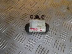 Цилиндр тормозной рабочий Toyota Hilux (2005-2015) 2011 3.0