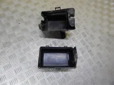 Корпус блока предохранителей Lexus LX 570 (2007-2022) 2009 5.7 I 3URFE