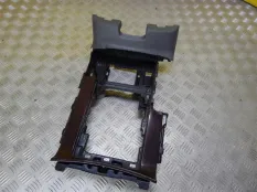 Накладка (кузов внутри) Lexus LX 570 (2007-2022) 2009 5882260020 5.7 I 3URFE