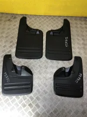 Брызговик передний правый Toyota Hilux (2005-2015) 2008 3.0 D 1KDFTV