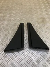 Накладка (кузов внутри) Toyota Hilux (2015-2021) 2021 67673KK010 2.4 D 2GDFTV