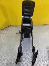 Консоль салона (кулисная часть) Toyota Land Cruiser Prado 150 (2009-2023) 2018 5891060230C0 2.8 D 1GDFTV