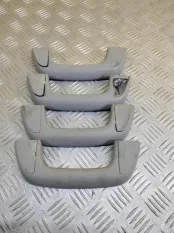 Ручка внутренняя потолочная Toyota Hilux (2015-2021) 2019 2.4 D 2GDFTV