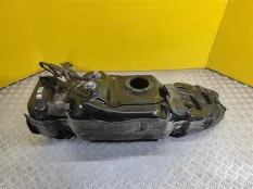 Бак топливный Toyota Hilux (2015-2021) 2019 77100OKC40 2.4 D 2GDFTV