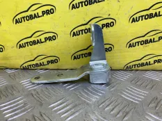 Петля борта Toyota Tundra II (2006-2022) 2008 661200C020