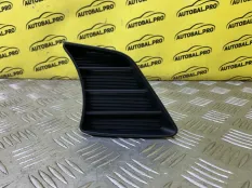 Решетка в бампер правая Toyota Hilux (2005-2015) 2012 521270K030