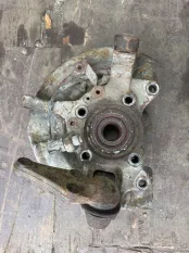 Кулак поворотный правый Mitsubishi L200 (2006-2015) 2012 ПИКАП 2.5 D 4D56